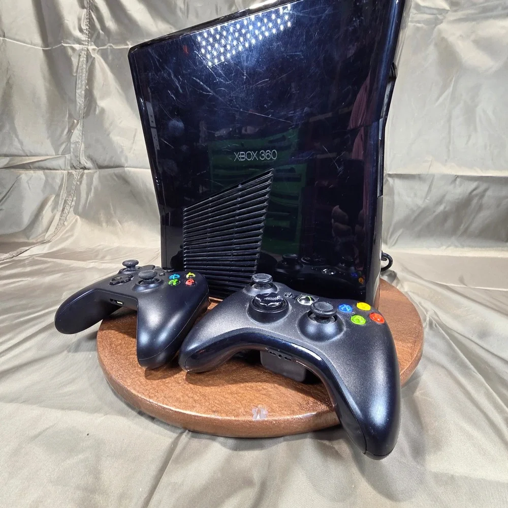 Microsoft Xbox 360 S Console Model 1439 Gloss Black 2 Controllers Bundle Tested